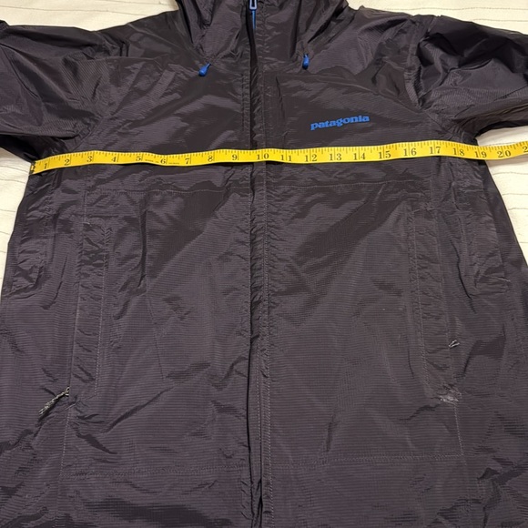 Patagonia Torrentshell Black Jacket Rain Jacket - Picture 7 of 10